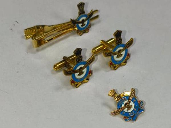 Gold Aviation CufflinksTie Clip Set Blue Emblem Aircraft Accessories for PilotsAviation Professionals