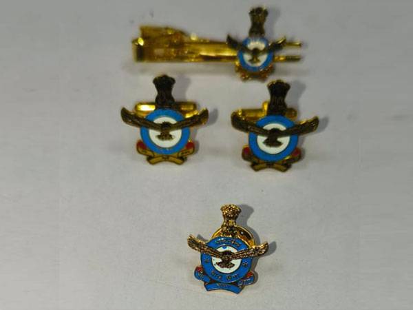 Gold Aviation CufflinksTie Clip Set Blue Emblem Aircraft Accessories for PilotsAviation Professionals
