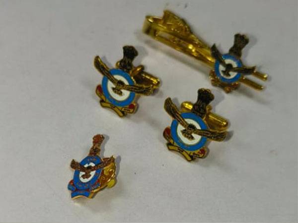 Gold Aviation CufflinksTie Clip Set Blue Emblem Aircraft Accessories for PilotsAviation Professionals