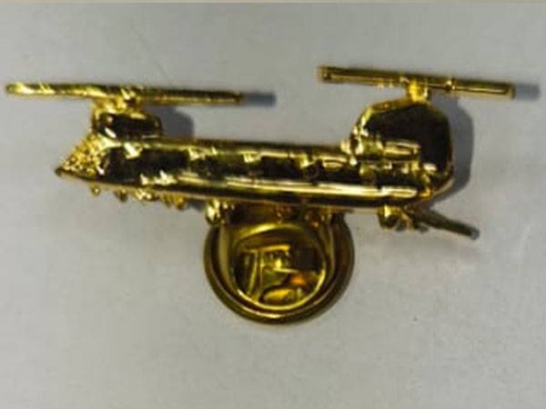 Gold Plated Chinook Helicopter Lapel Pin – Military Aviation Souvenir Badge